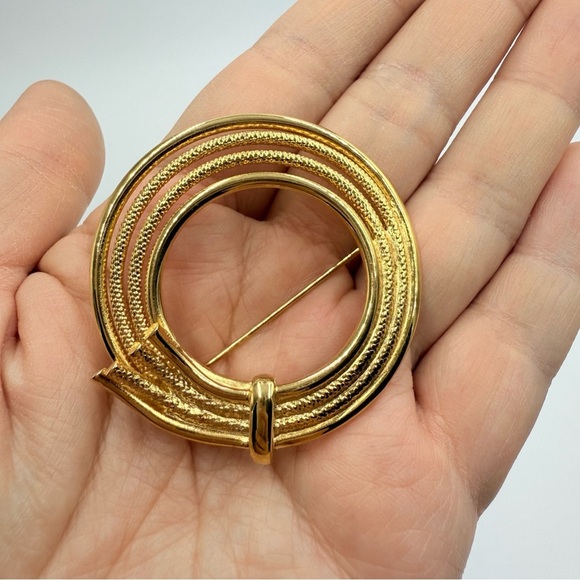 Vintage Gold Tone Abstract Shaped Brooches Lot - Picture 8 of 11